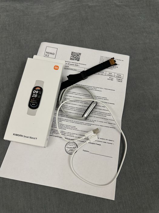 Xiaomi Smart Band 9 Серебристо-Белый Умные Спортивные Часы