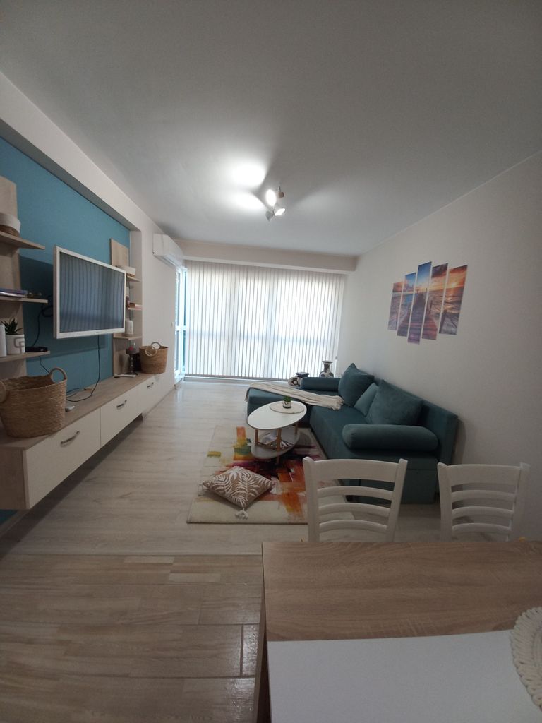 Дава се под наем Тристаен апартамент в Варна, Христо Ботев - 86 кв.м за 637.5 € - Снимка #2