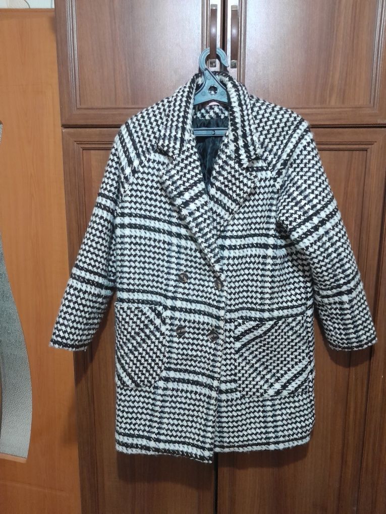 Пальто женское 44 размер новое
