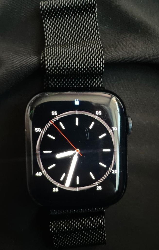 Apple Watch Series 7 45 мм Совершенно новое состояние