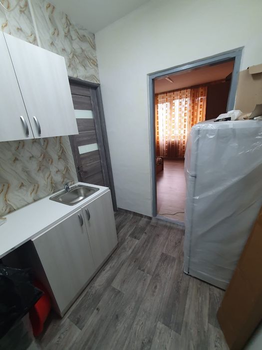 Închiriez cameră camin (Garsonieră)