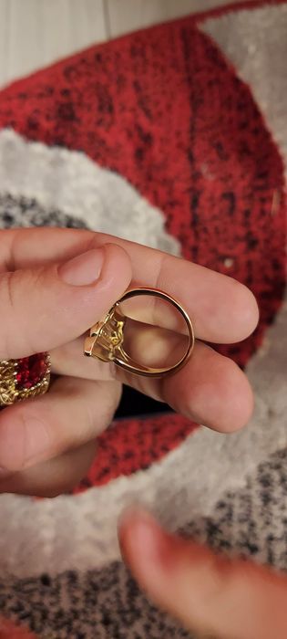 Inel de vanzare din italia