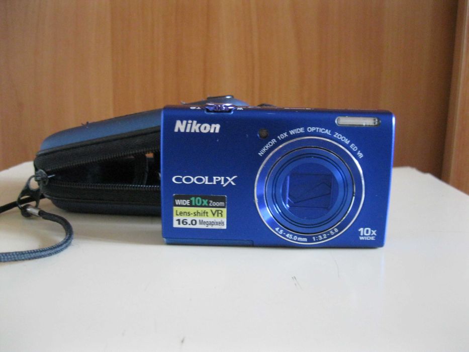 Компактная камера Nikon Coolpix W100 многоцветный