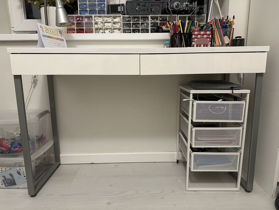 Birou alb Ikea utilizat