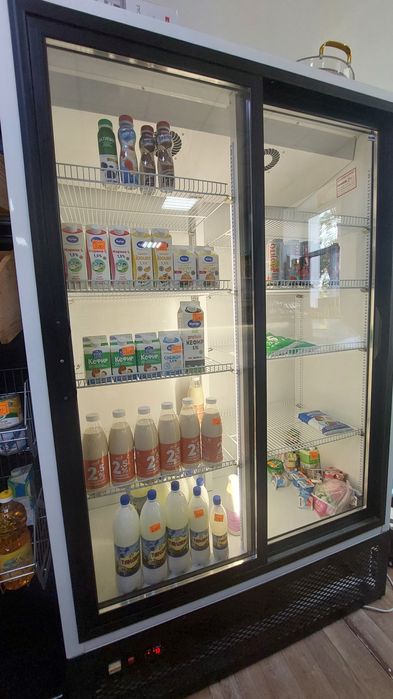 Холодильная витрина