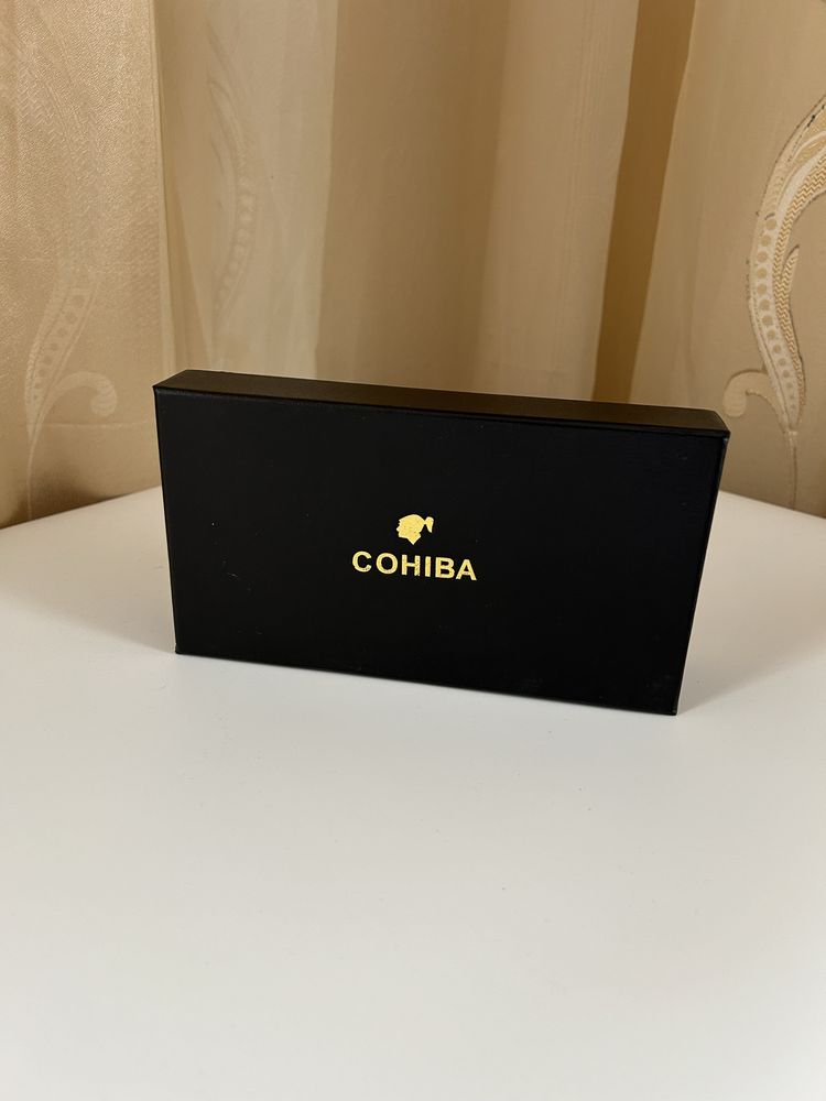 Черен кожен калъф Cohiba за 3 пури с джоб за резачка - подаръчна кутия