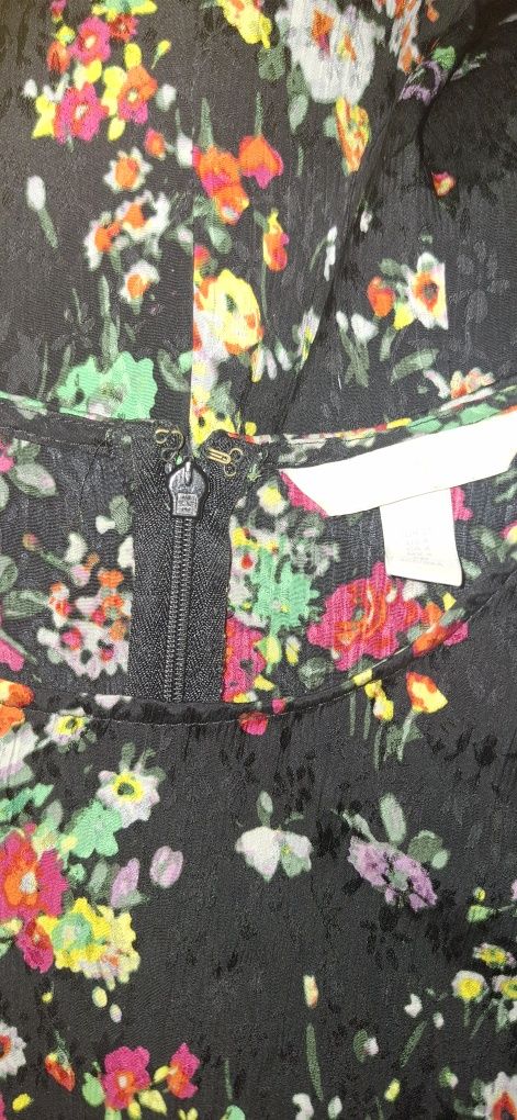 H&m платье.в миди длине.не новое