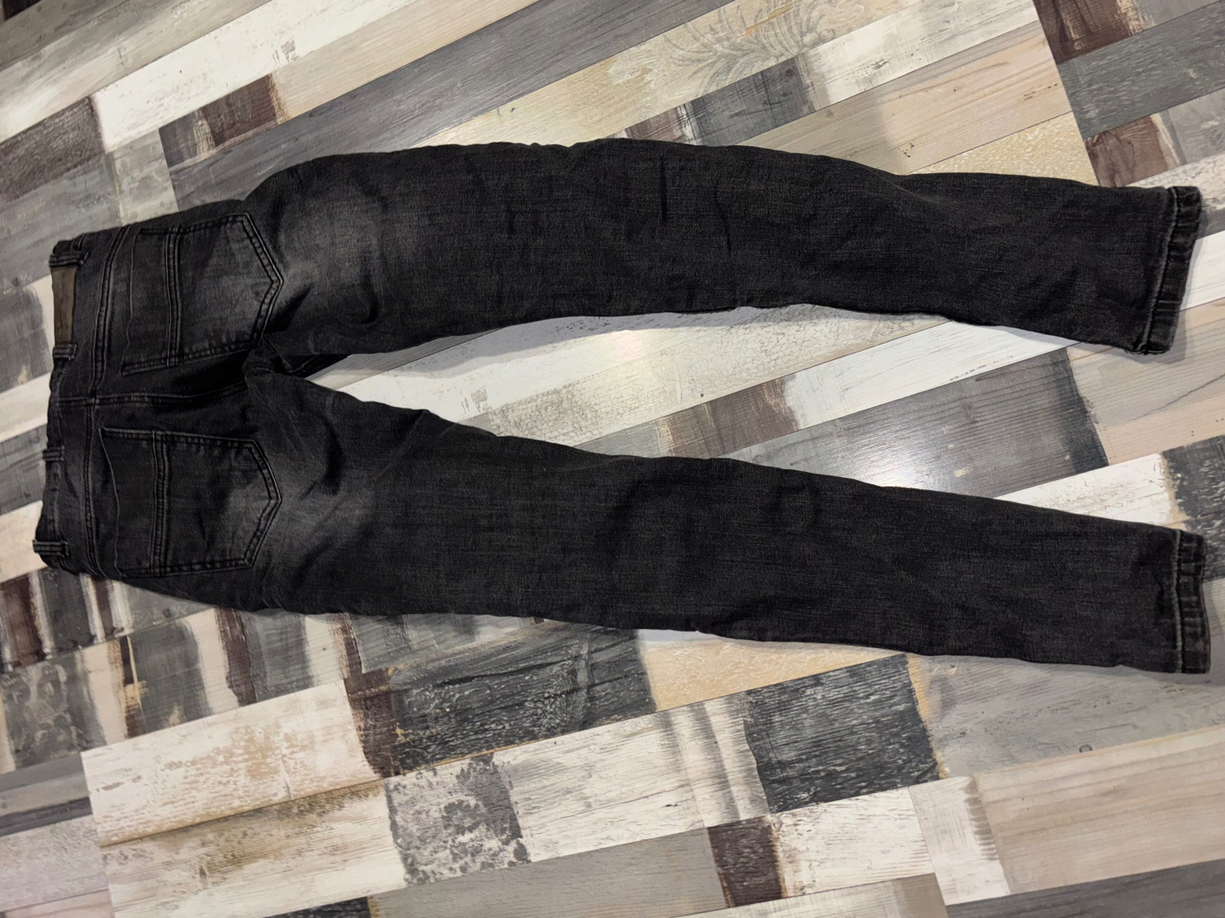 Продавам дамски мото дънки SECA slim fit