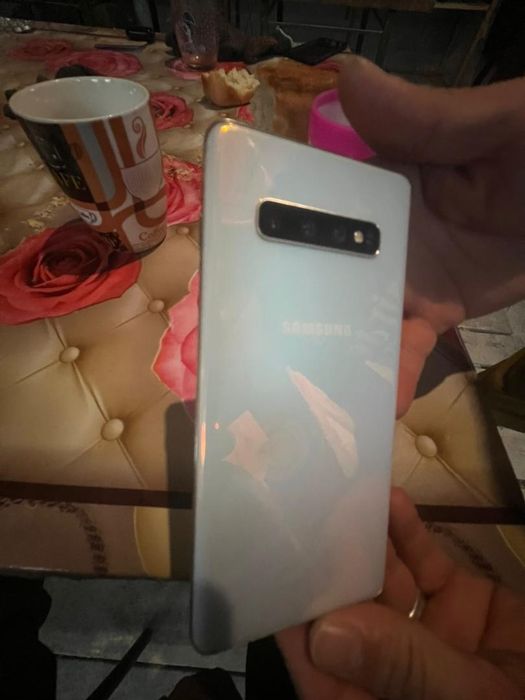 Samsung s10+  srochna