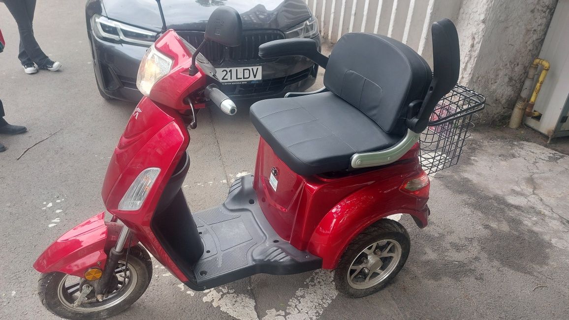 Triciclu electric
