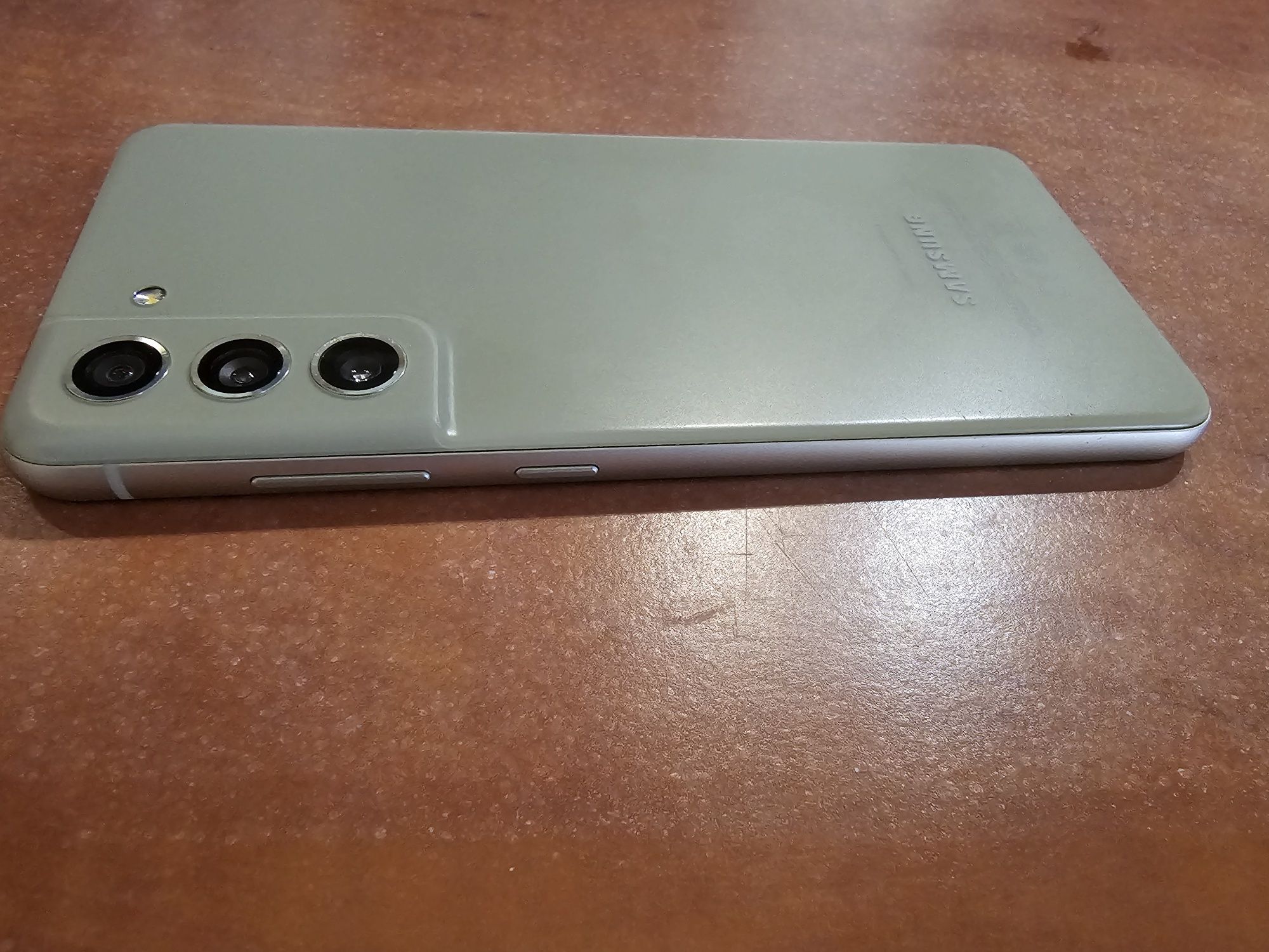Продавам Samsung fe21 зелен