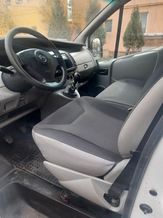 Opel Vivaro 9locuri motor 2.0 înmatriculata 2010.