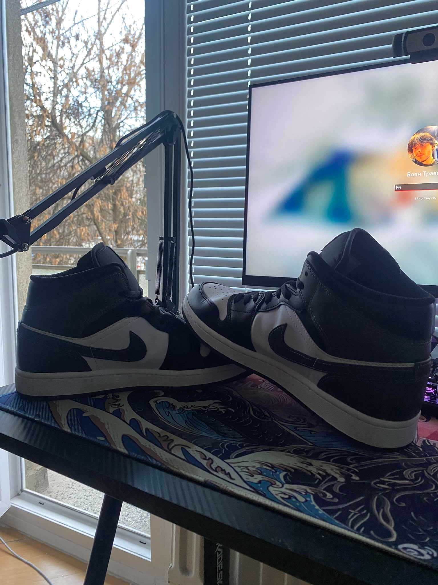 Air Jordan 1 Mid - 44 размер