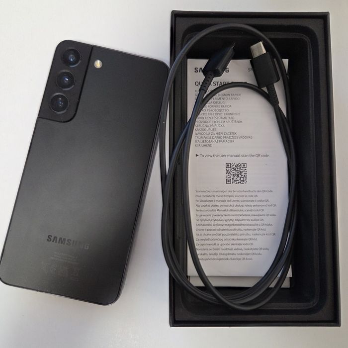 Samsung Galaxy S 22 ,în stare foarte bună.