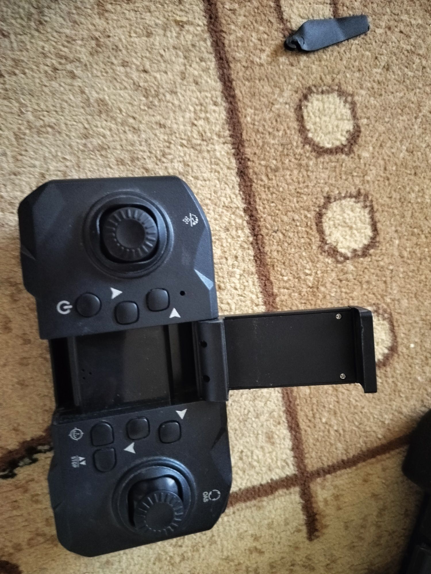 Дрон модель E88 pro и айфон 6