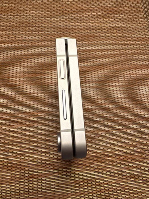 Samsung galaxy Z Flip6, 512 GB, като нов