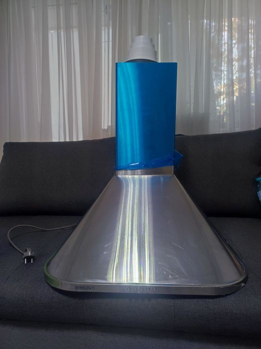 Кухненски аспиратор с комин – инокс дизайн!
Продавам стилен и мощен ас