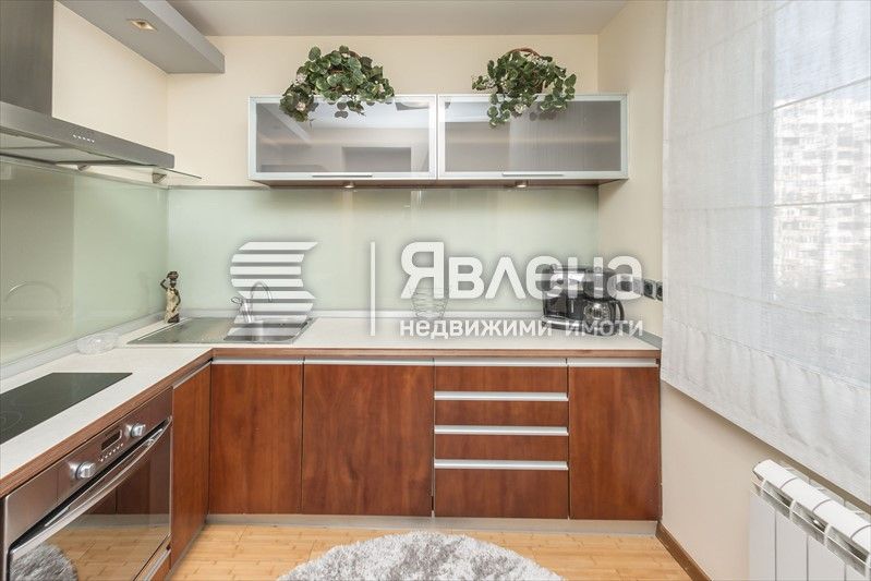 Дава се под наем Двустаен апартамент в София, Гоце Делчев - 80 кв.м за 700 € - Снимка #8