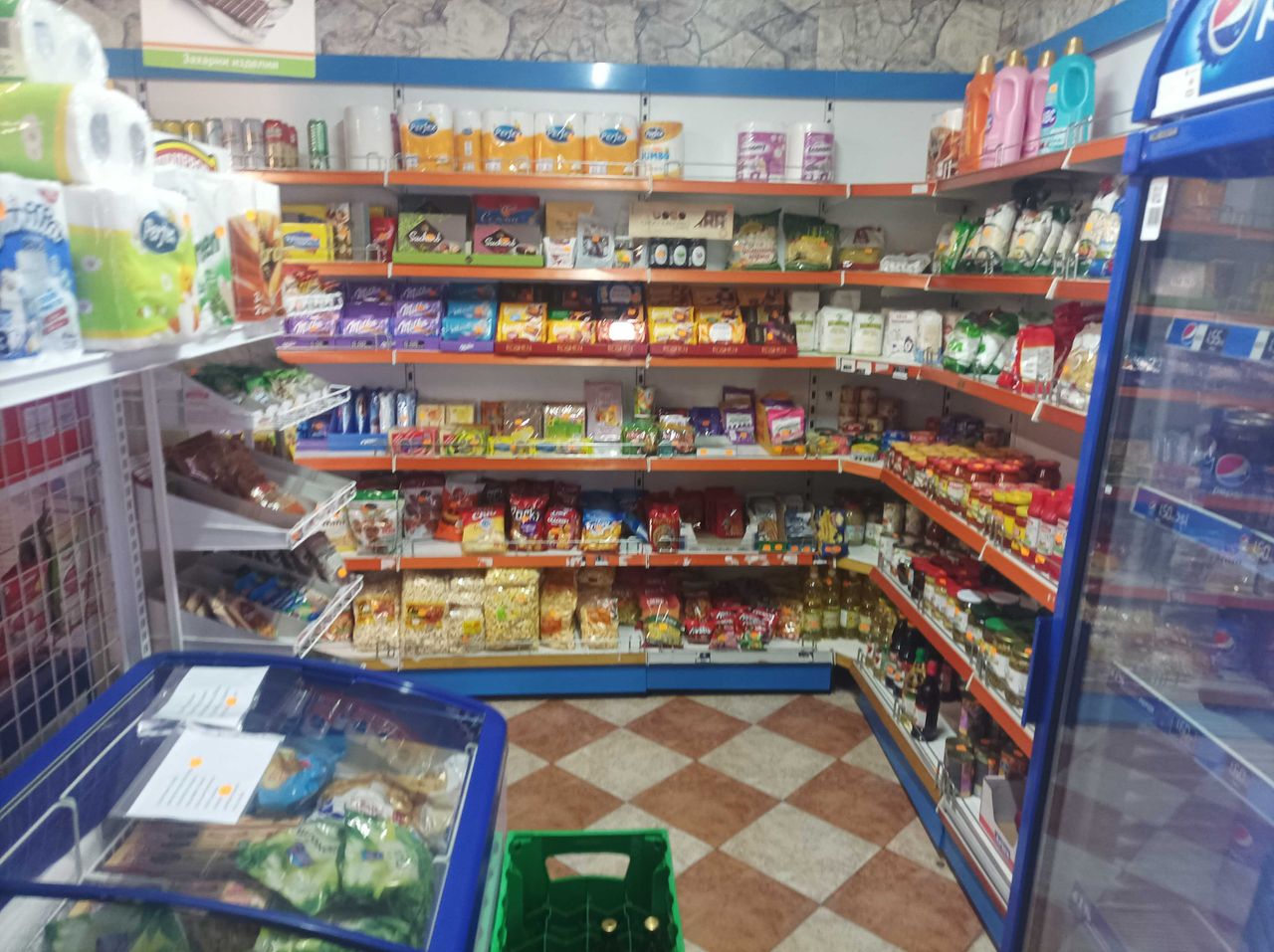 Дава се под наем Магазин в Стара Загора, Център - 140 кв.м за 510 € - Снимка #2