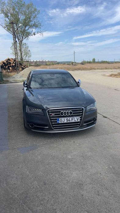 AUDI S8 2013 v8 520 cp