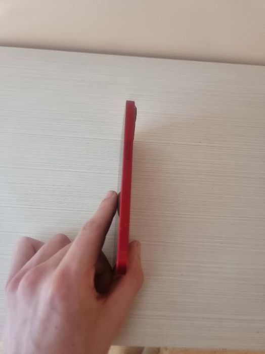 iPhone 13 – отлично състояние, батерия 74%