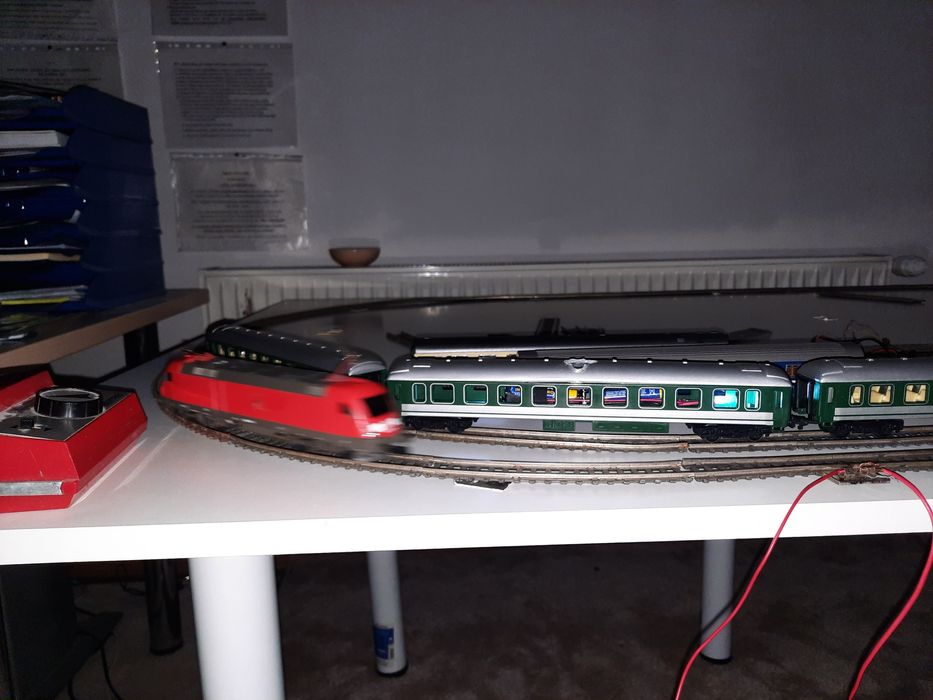 Masa 170x120x80cm cu 6 picioare pentru imobilul  dvs