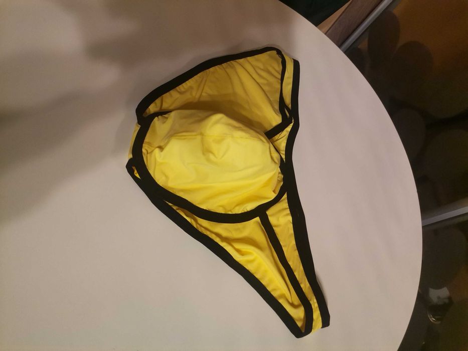 Vand chilot sexy pentru bărbați