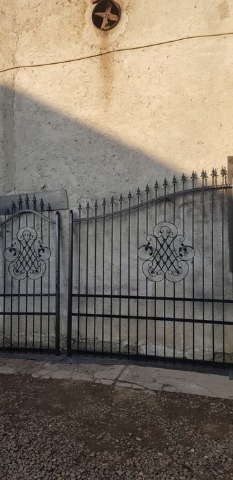 Porți  pietonale și auto