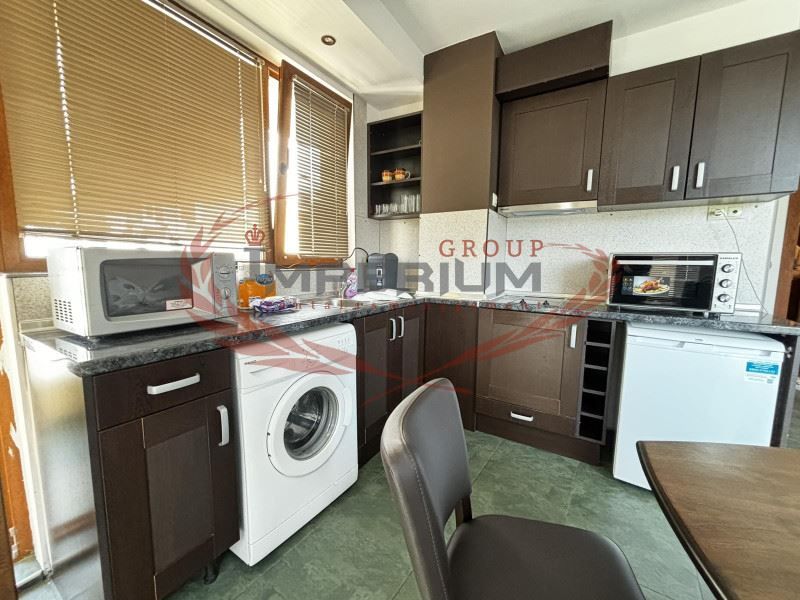 Дава се под наем Двустаен апартамент в Варна, Гръцка махала - 65 кв.м за 663 € - Снимка #3