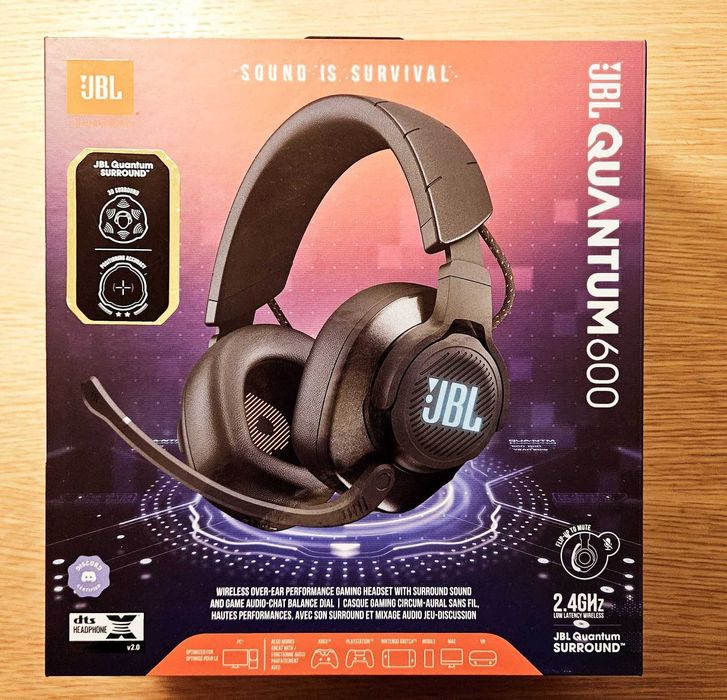 Vand casti wireless JBL Quantum 600