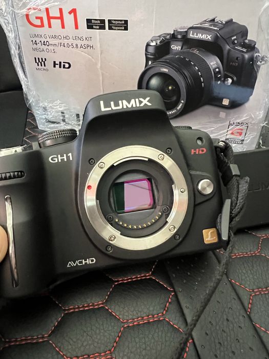 Aparat foto Panasonic Lumix GH1 doar body