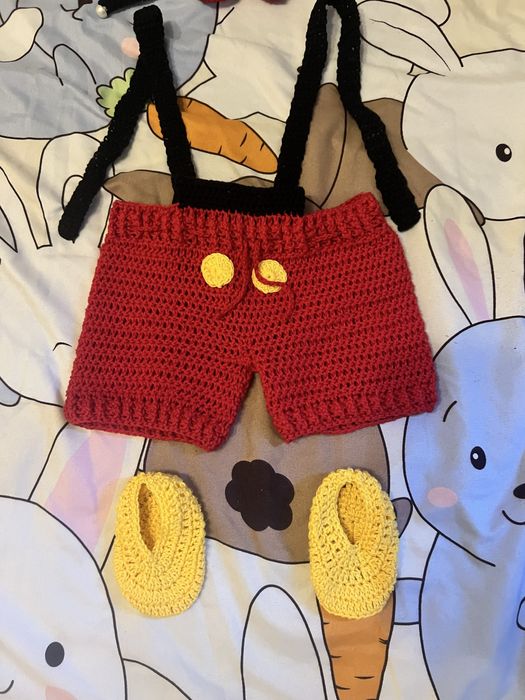 Costum crosetat mickey mouse