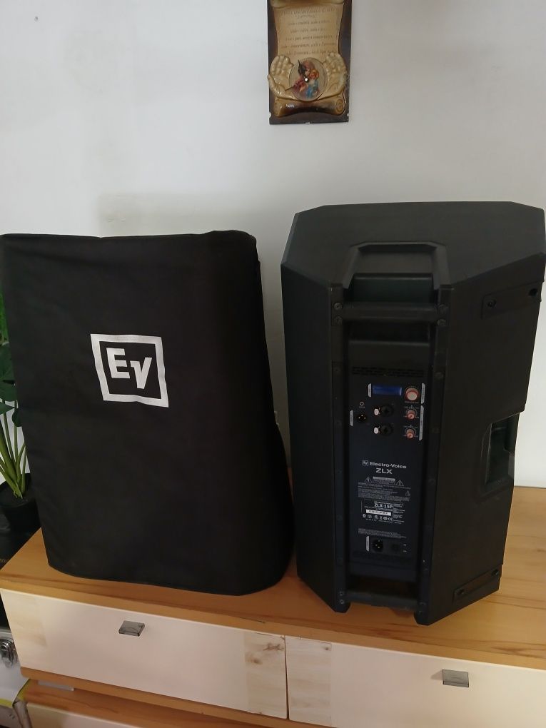 Vând boxă activă ev zlx 15p 2200 lei neg