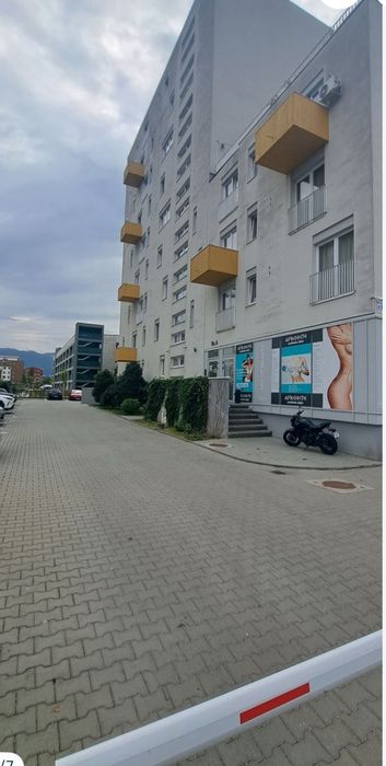 PARCARE Subterana de inchiriat  În Tractorul