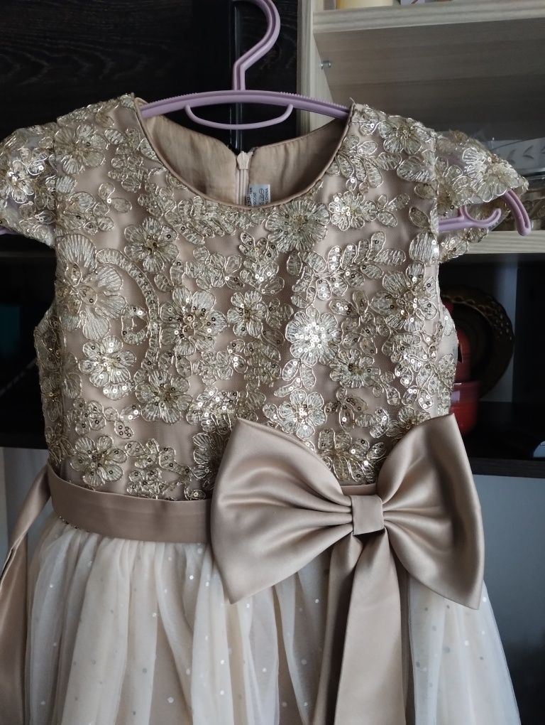 Rochie fetita lunga 7-8 ani+sandalute mar 33