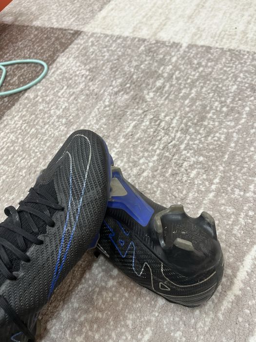 Продавам 2 чифта Футболни обувки nike zoom superfly 9