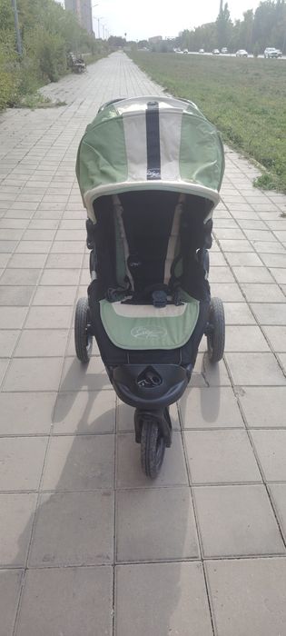 Продам прогулочную коляску