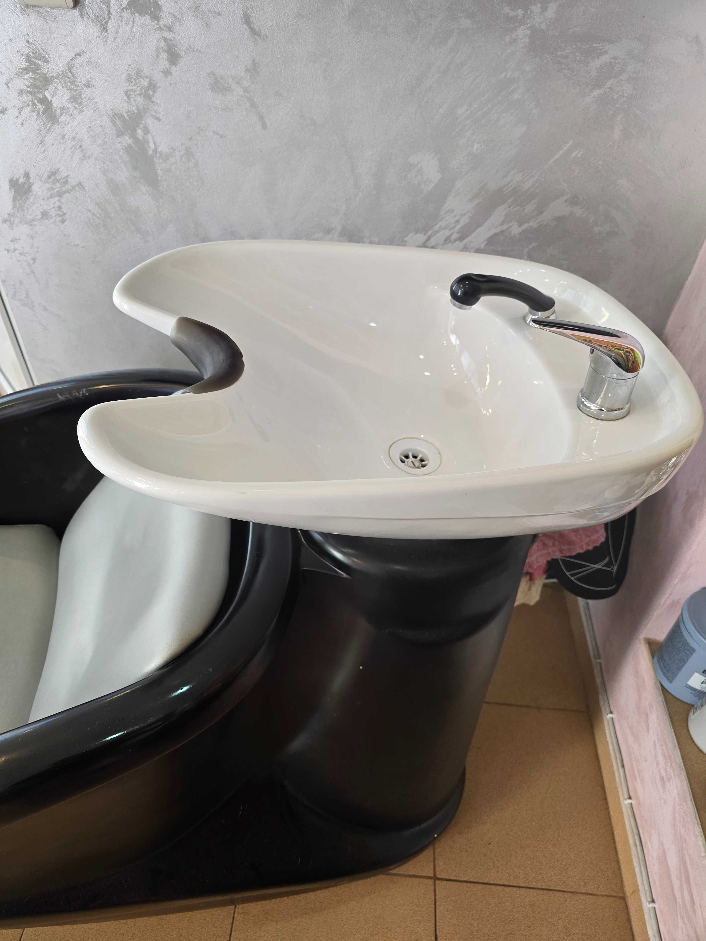 Измивна фризьорска колона   Made in Italy