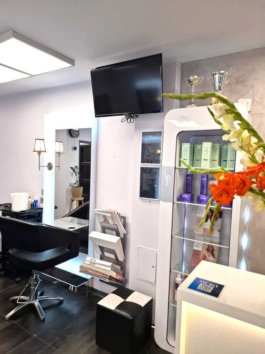 Salon Elyzee – București, Sector 2 –Căutăm manichiuristă cu experiență