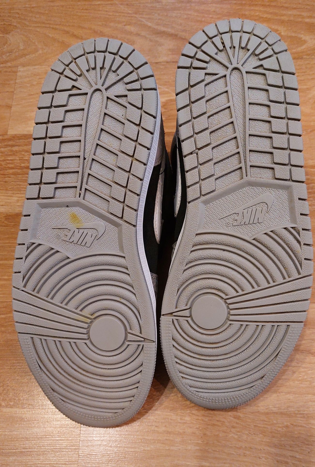 Air Jordan 1 Mid
Elephant Print