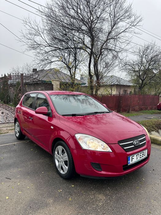 Vând Kia Ceed 1.6 CRDi, an fabricație 2008,