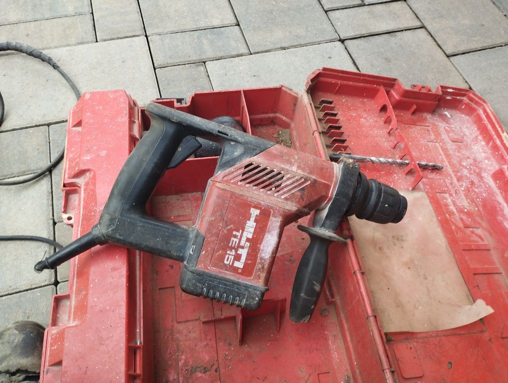 Hilti TE 15 rotopercutor cu mandrina la 90 grade