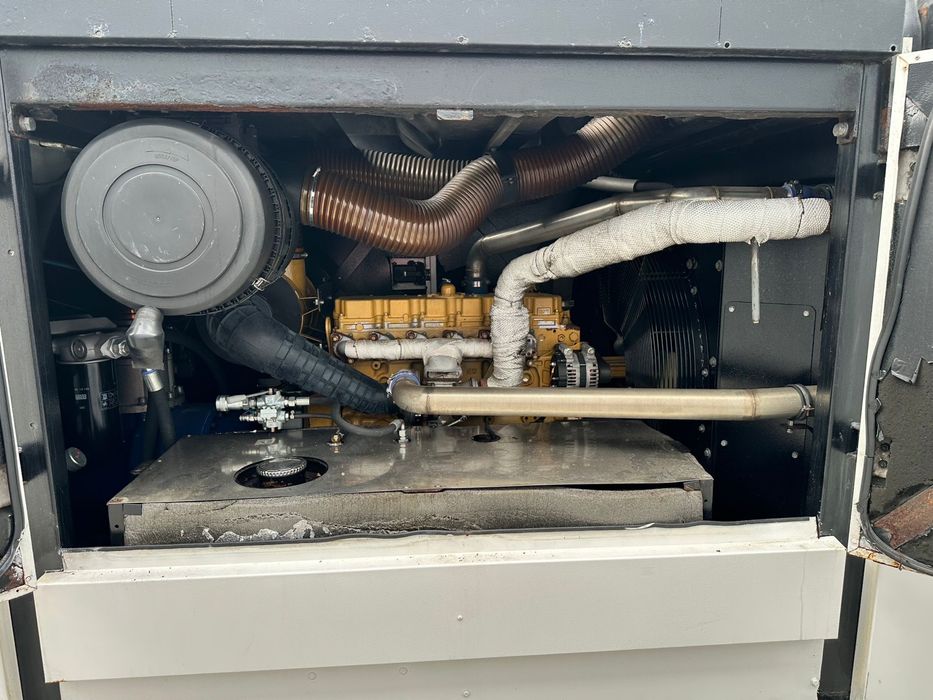 Vand inchiriez motocompresor 25 mc atmos