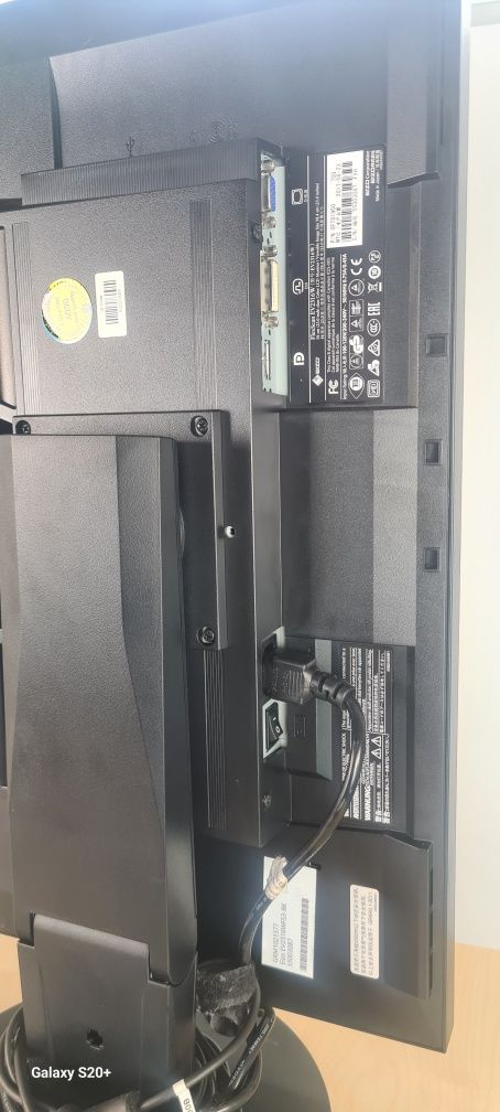 Немски офис монитори за дома и офиса ЕIZO И FUJITSU siemens обо