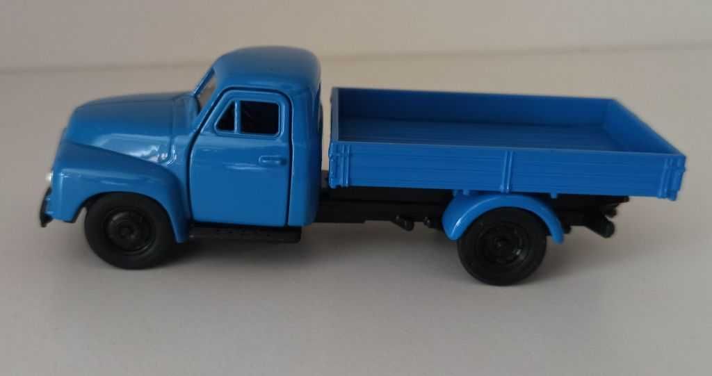 Macheta Opel Blitz 1953 albastru - Welly 1/48