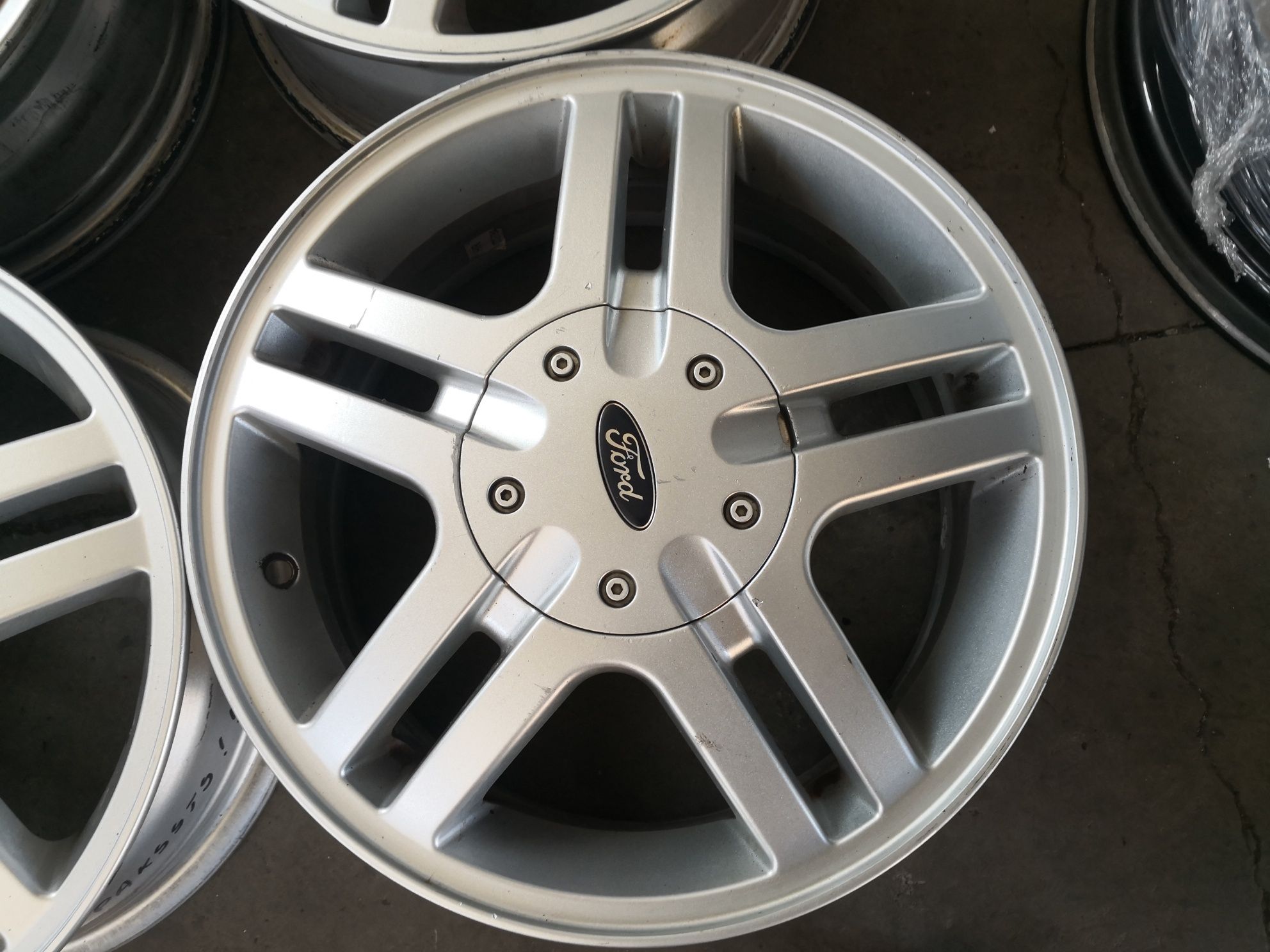 4х108 форд Ford 4x108 15 цола оригинални джанти с датчици