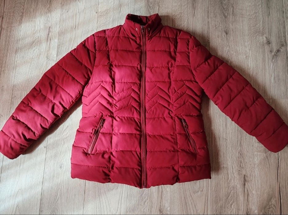 Geacă de iarnă roșie