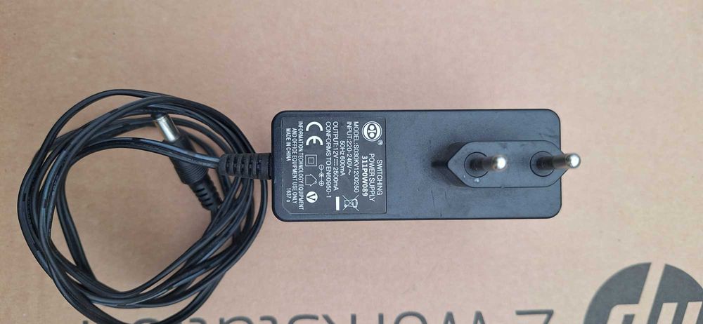 Alimentator 12V de la 2 la 4A