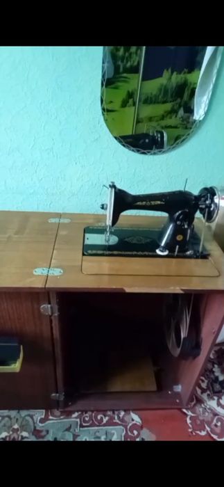 Подольская швейная ножная машина