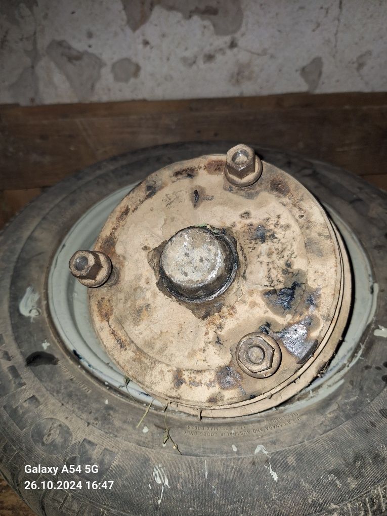 2 roti dacia pe 13